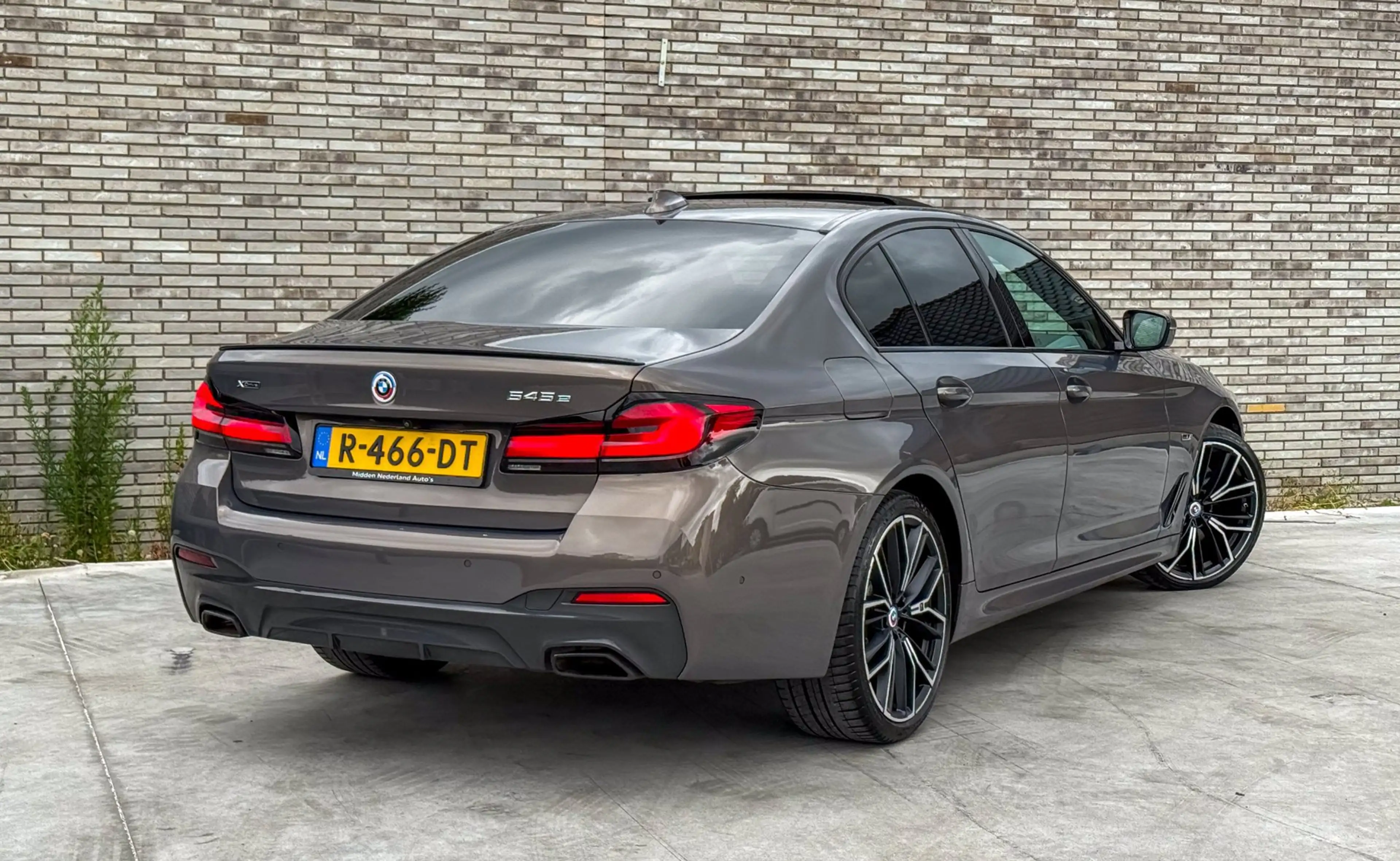BMW 545 5-serie 545e xDrive * INIVIDUAL * HUD * ACHTER AS — photo 13
