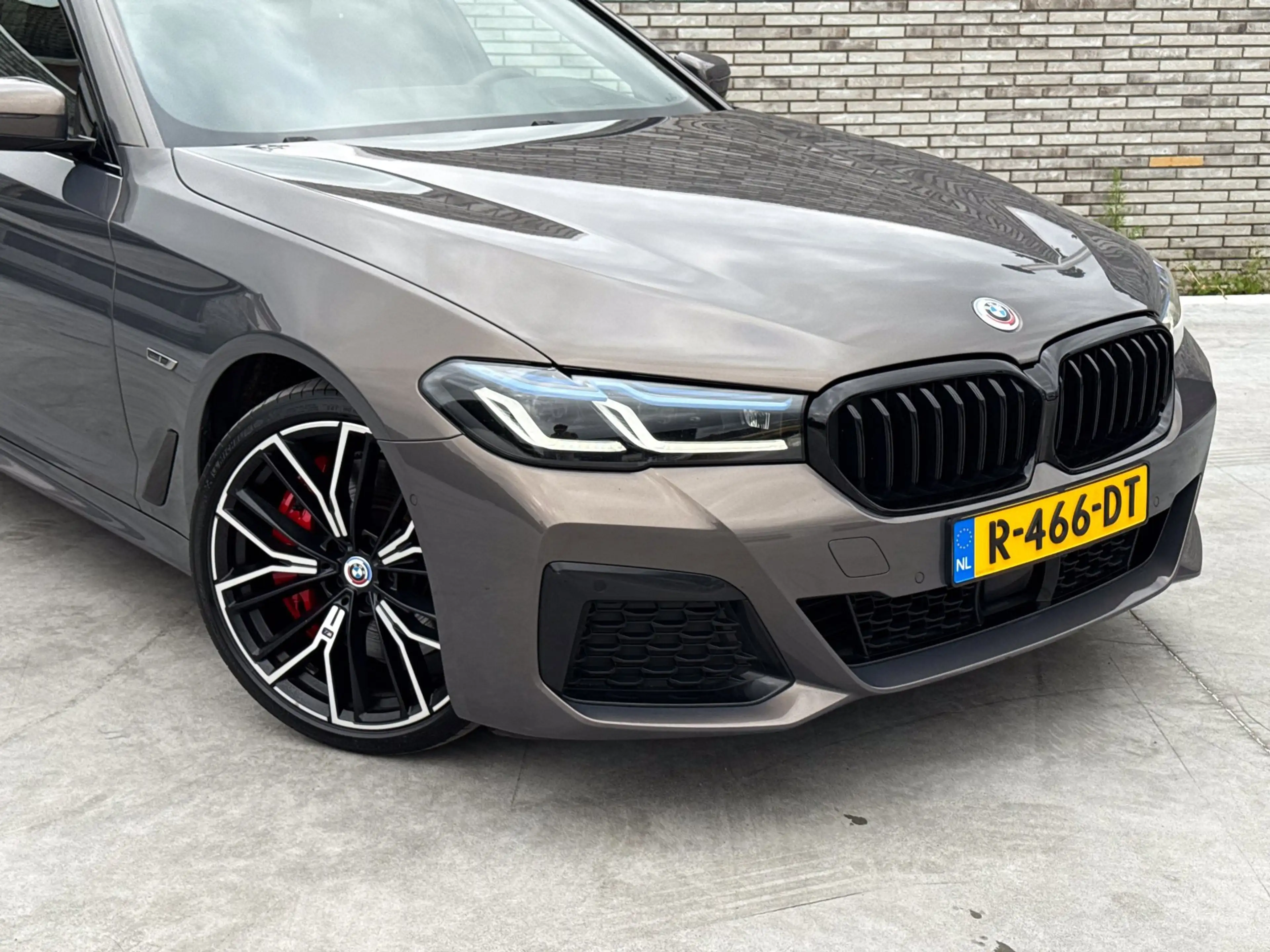 BMW 545 5-serie 545e xDrive * INIVIDUAL * HUD * ACHTER AS — photo 6