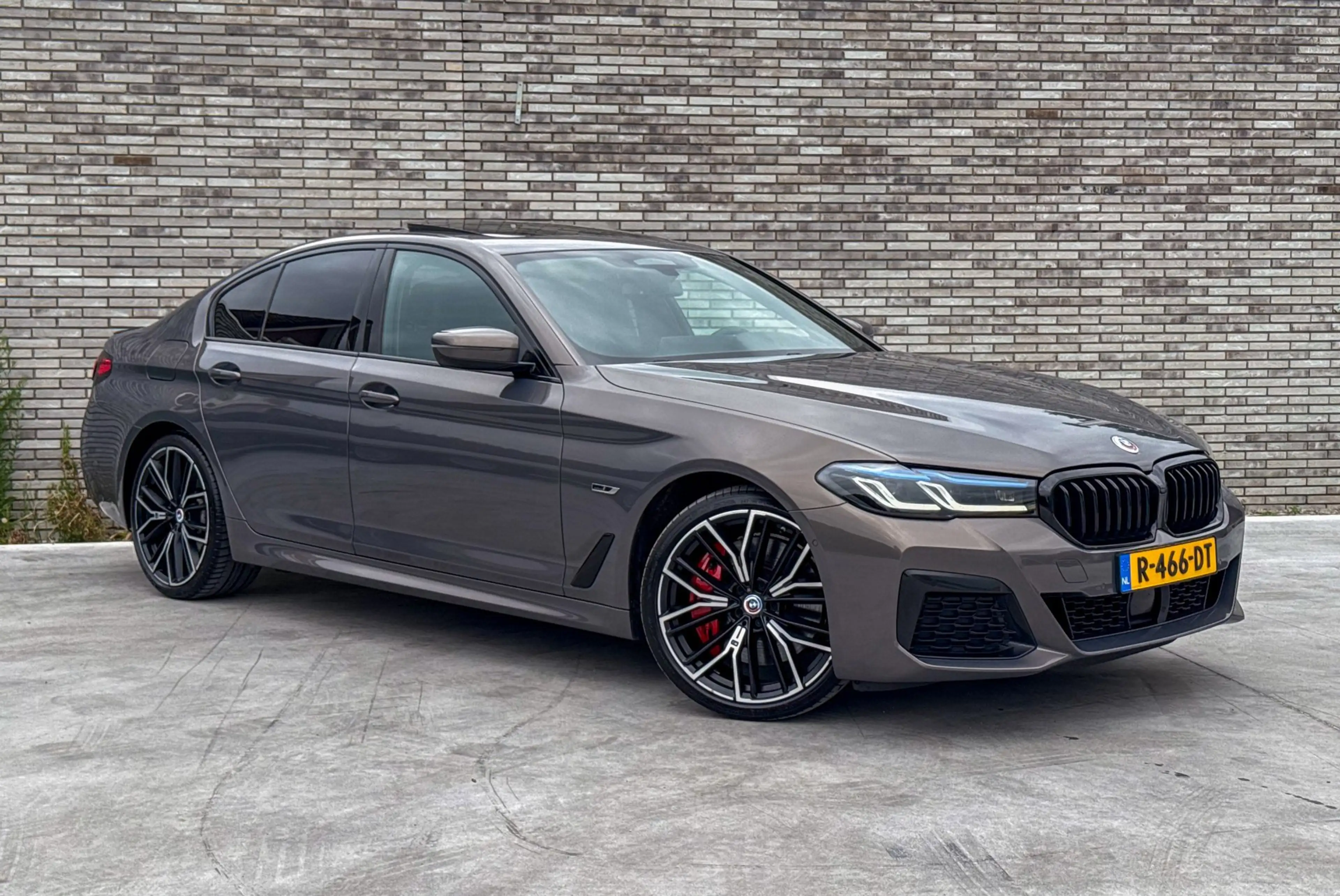BMW 545 5-serie 545e xDrive * INIVIDUAL * HUD * ACHTER AS — photo 5