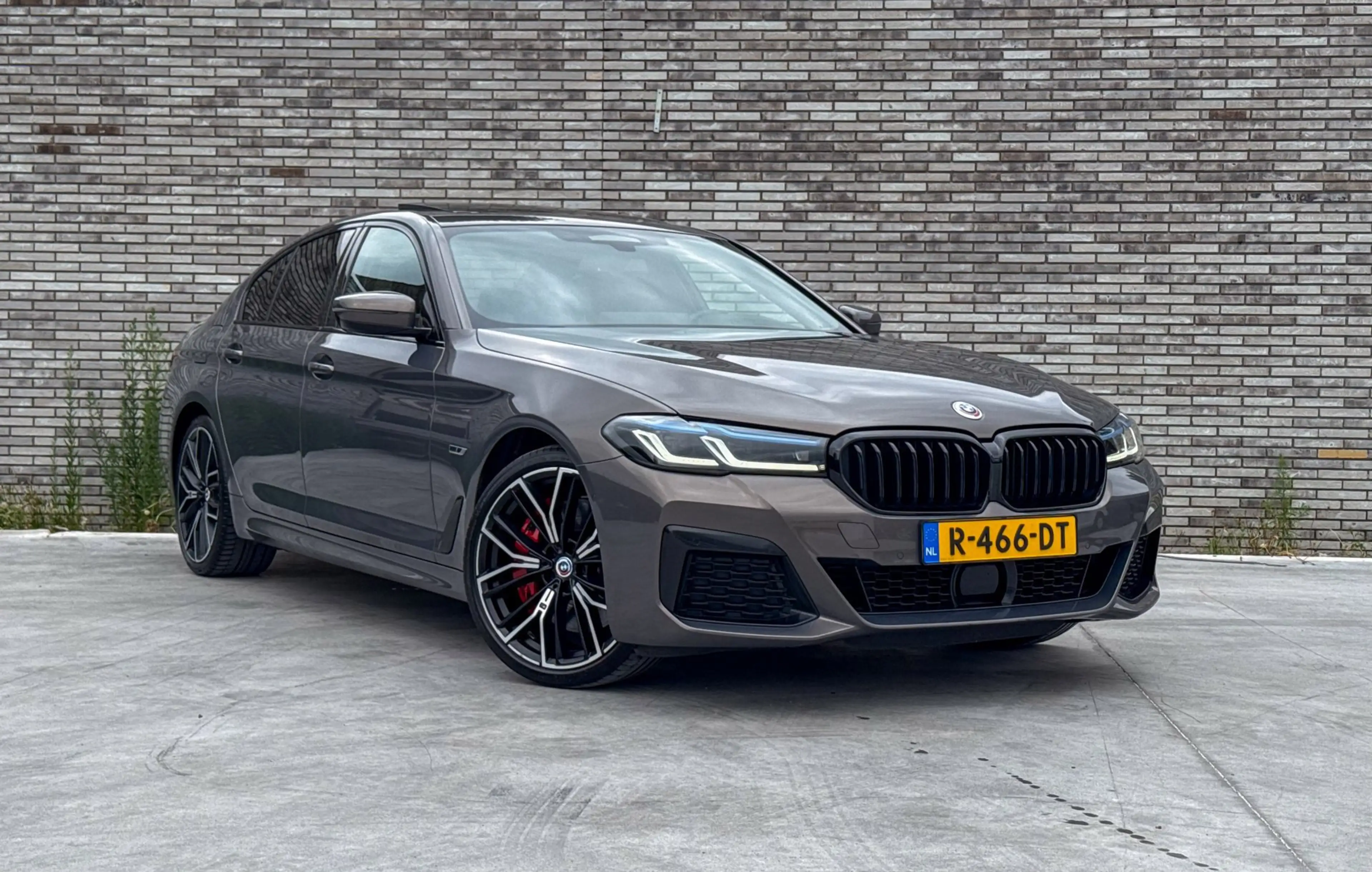 BMW 545 5-serie 545e xDrive * INIVIDUAL * HUD * ACHTER AS — photo 4