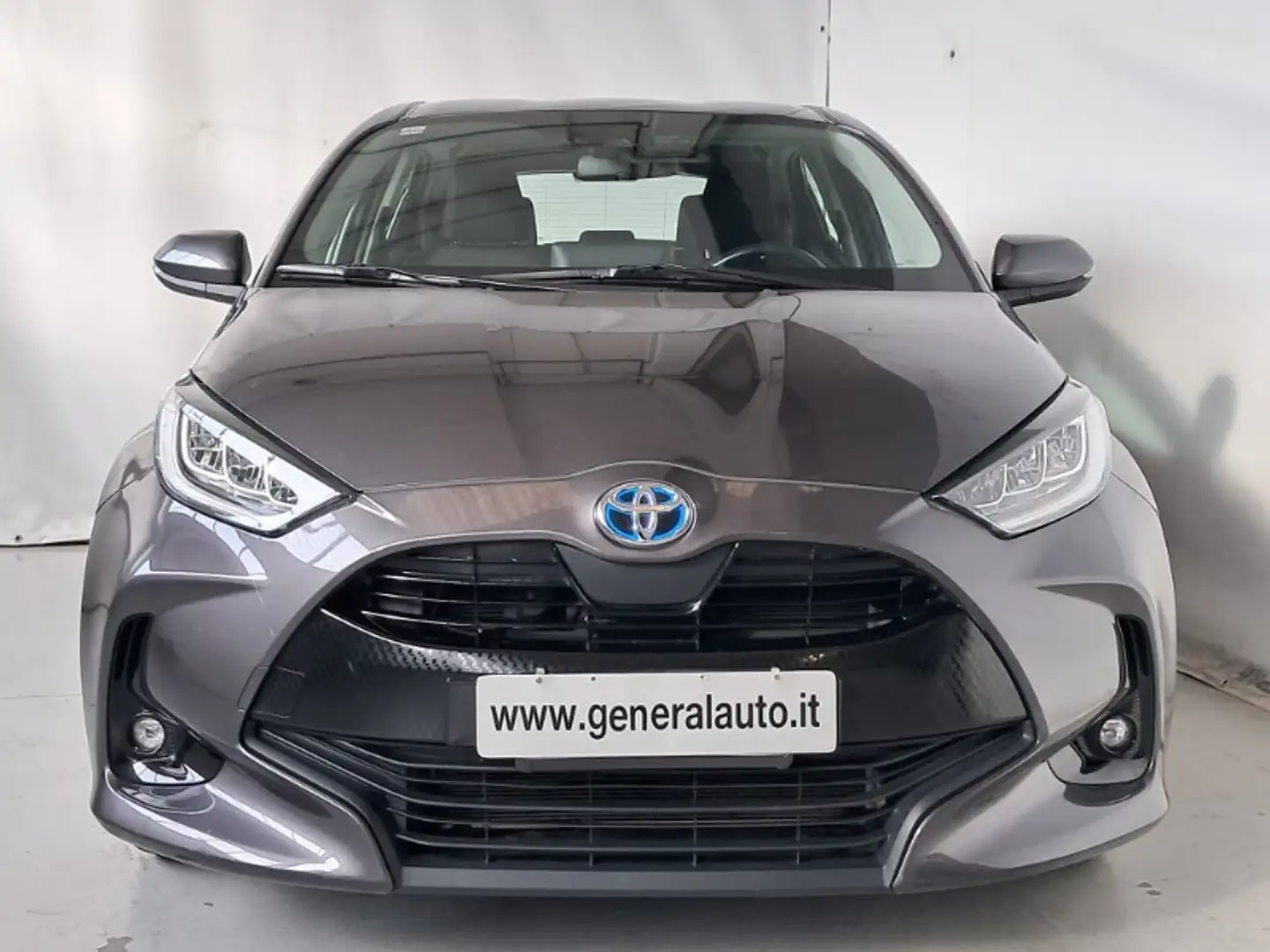 Toyota Yaris 1.5 Hybrid 5p. Trend Grigio - 1