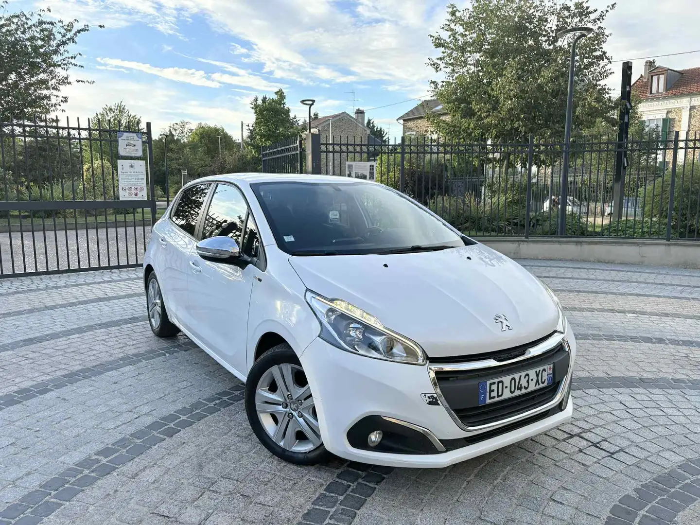 Peugeot 208 1.2 PureTech 82ch BVM5 Style - 2
