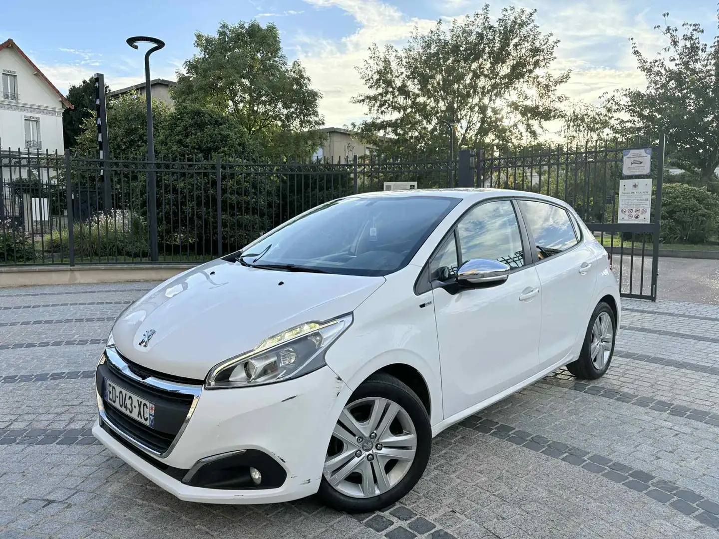Peugeot 208 1.2 PureTech 82ch BVM5 Style - 1