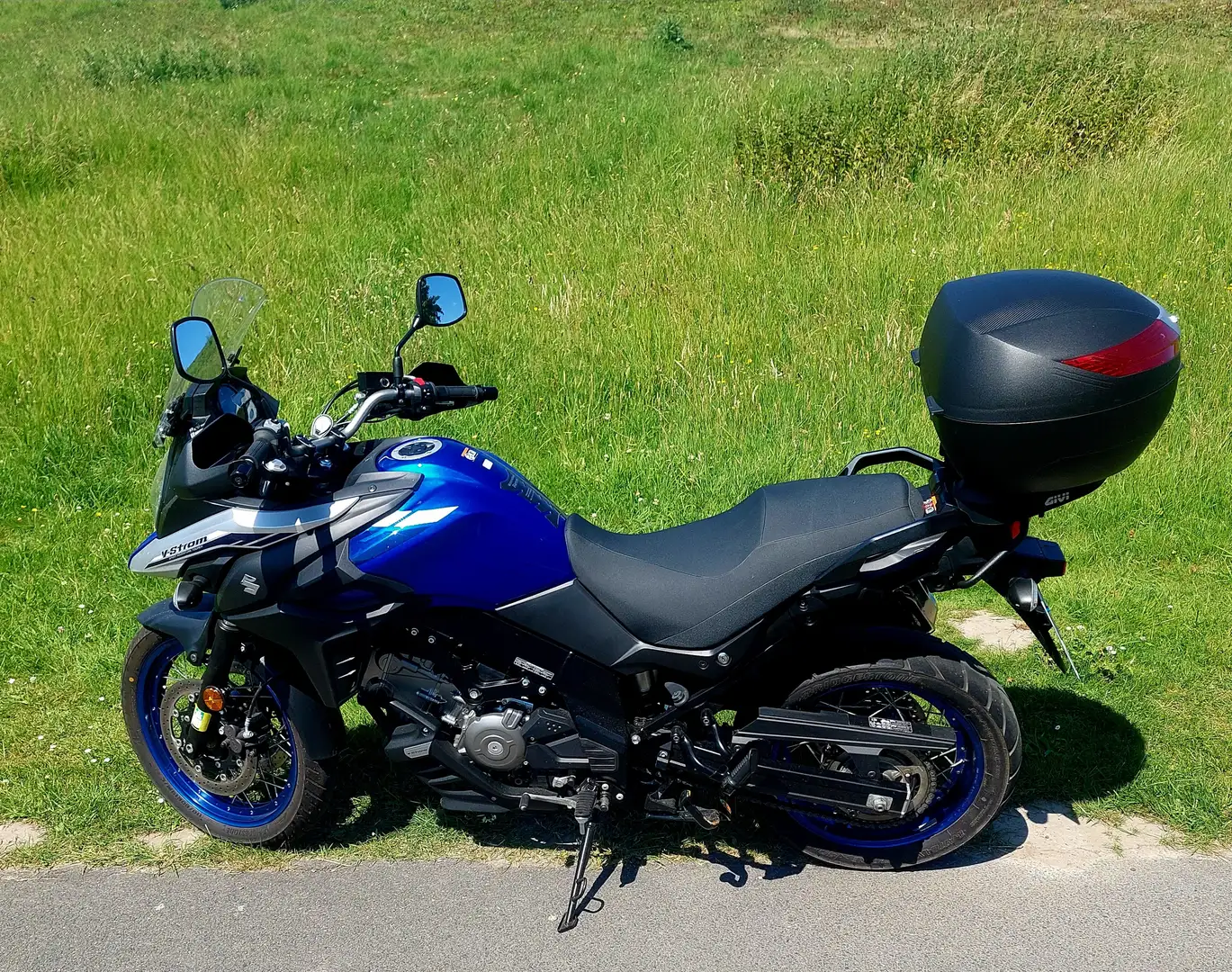 Suzuki V-Strom 650 XT Bleu - 1