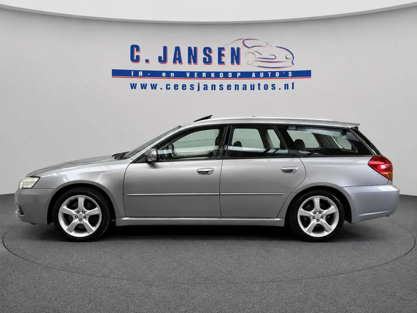 Subaru Legacy Touring Wagon 3.0R Executive Automaat! 4x4! Trekha Grau - 2