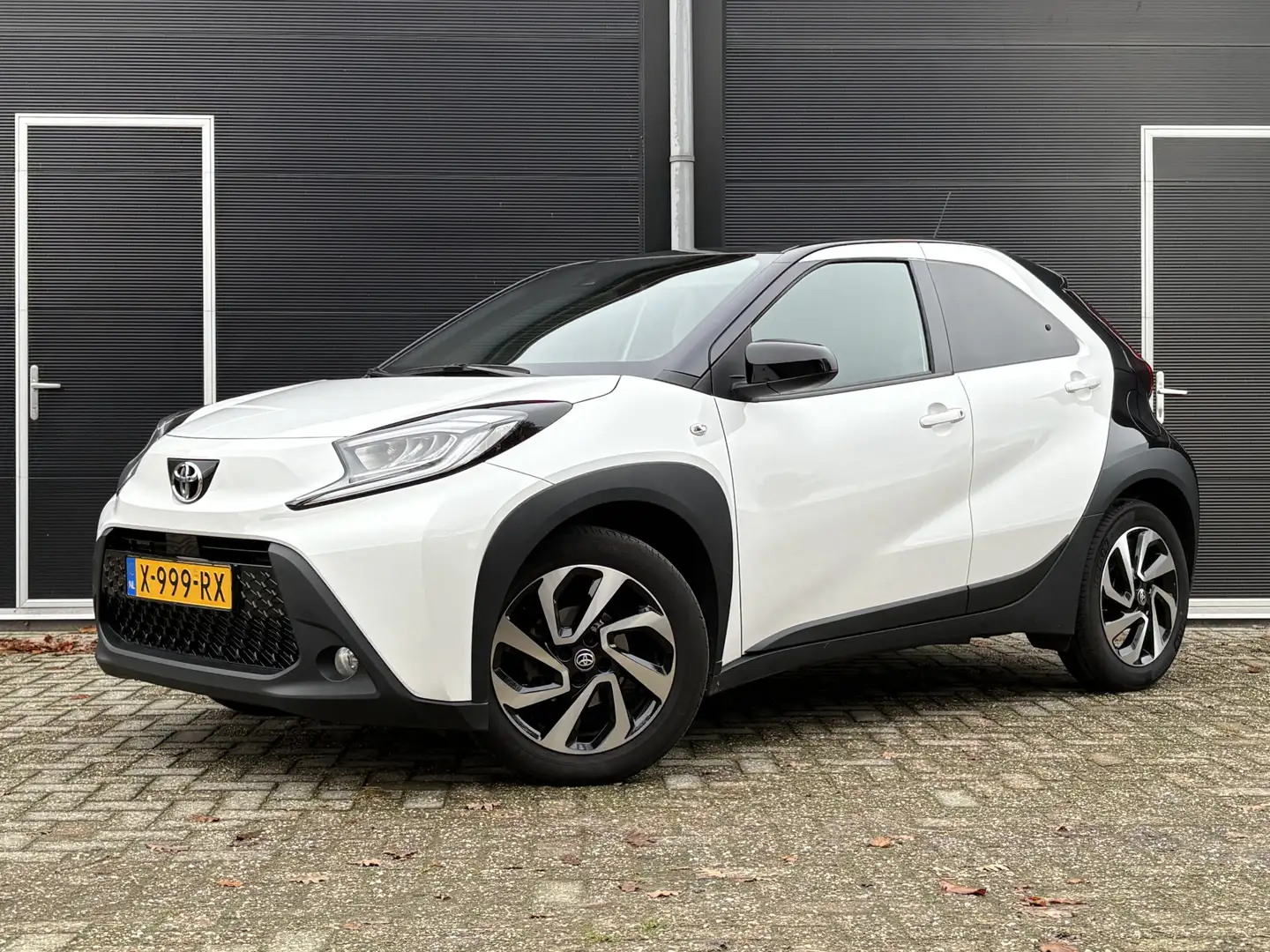 Toyota Aygo X 1.0 VVT-i MT Pulse | Camera | Carplay | NL-auto Wit - 1
