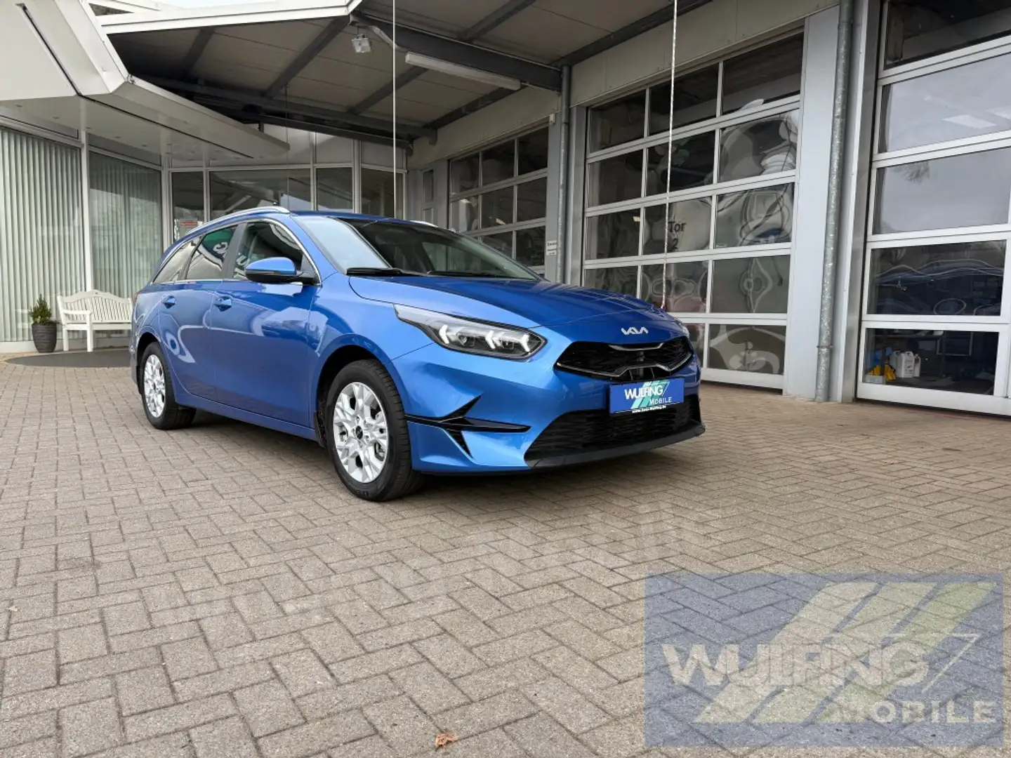 Kia Ceed SW / cee'd SW 1.5T-GDI DCT Vision Kamera Navi LED-SW Bleu - 1