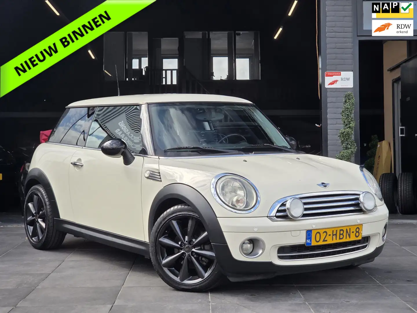 MINI One Mini 1.4 Pepper|APK|NAP|Airco|Grote scherm|PDC Wit - 1