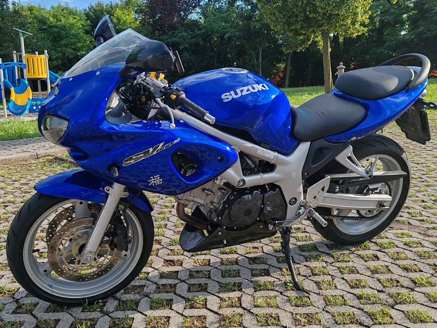 Suzuki SV 650 Bleu - 1