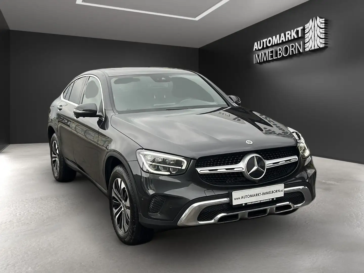 Mercedes-Benz GLC 300 e Coupe Sdach*Sound*belüSitz*360*Virtual Gri - 2
