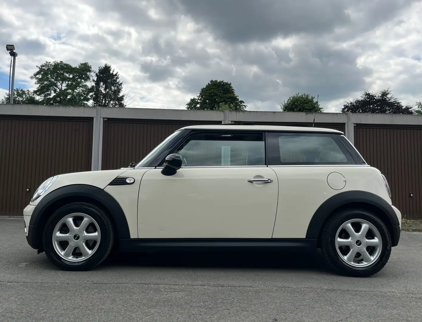 MINI One One 1.4 PANO SITZHEIZUNG KLIMA START STOPP TÜV Weiß - 2