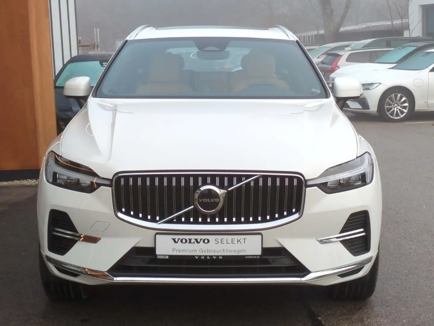 Volvo XC60 Inscription Recharge Plug-In Hybrid AWD T6 Twin En Weiß - 2