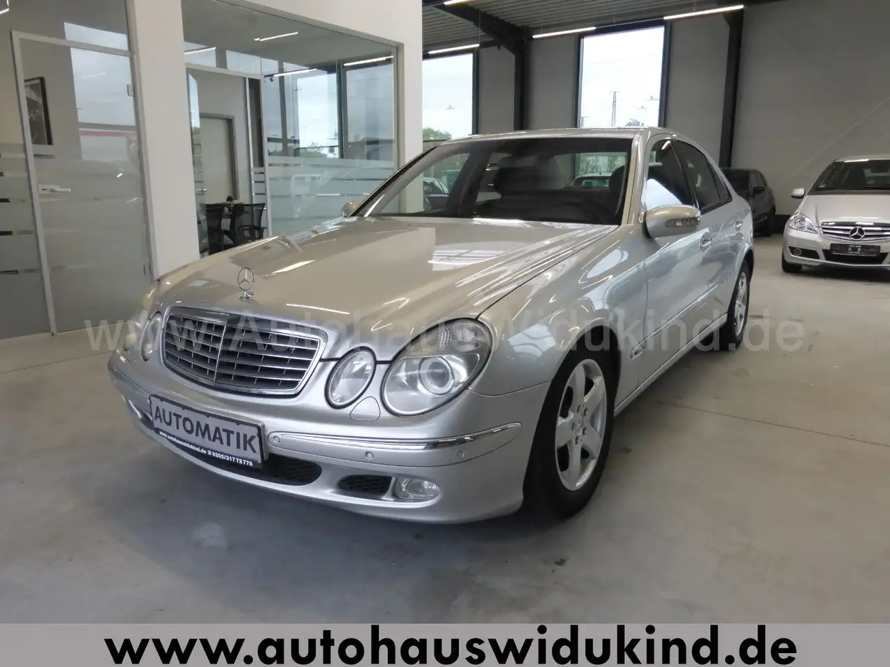 Mercedes-Benz E 320