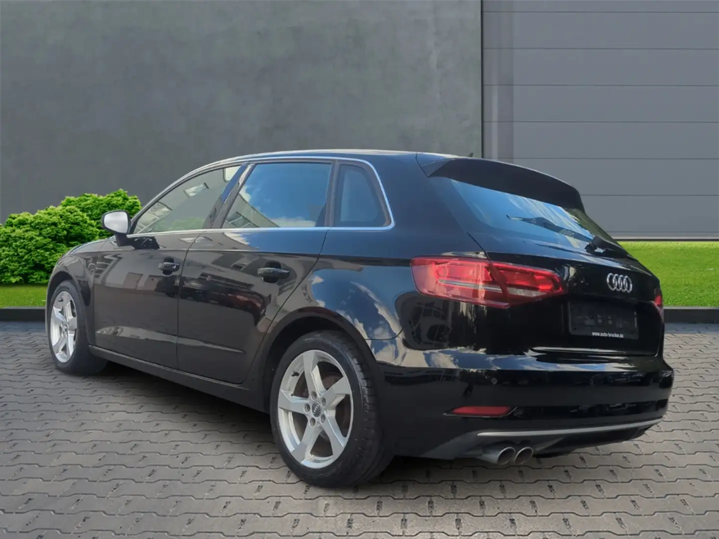 Audi A3 Sportback sport 1.5 TFSI Navi+Sitzheizung+Xenon Noir - 2