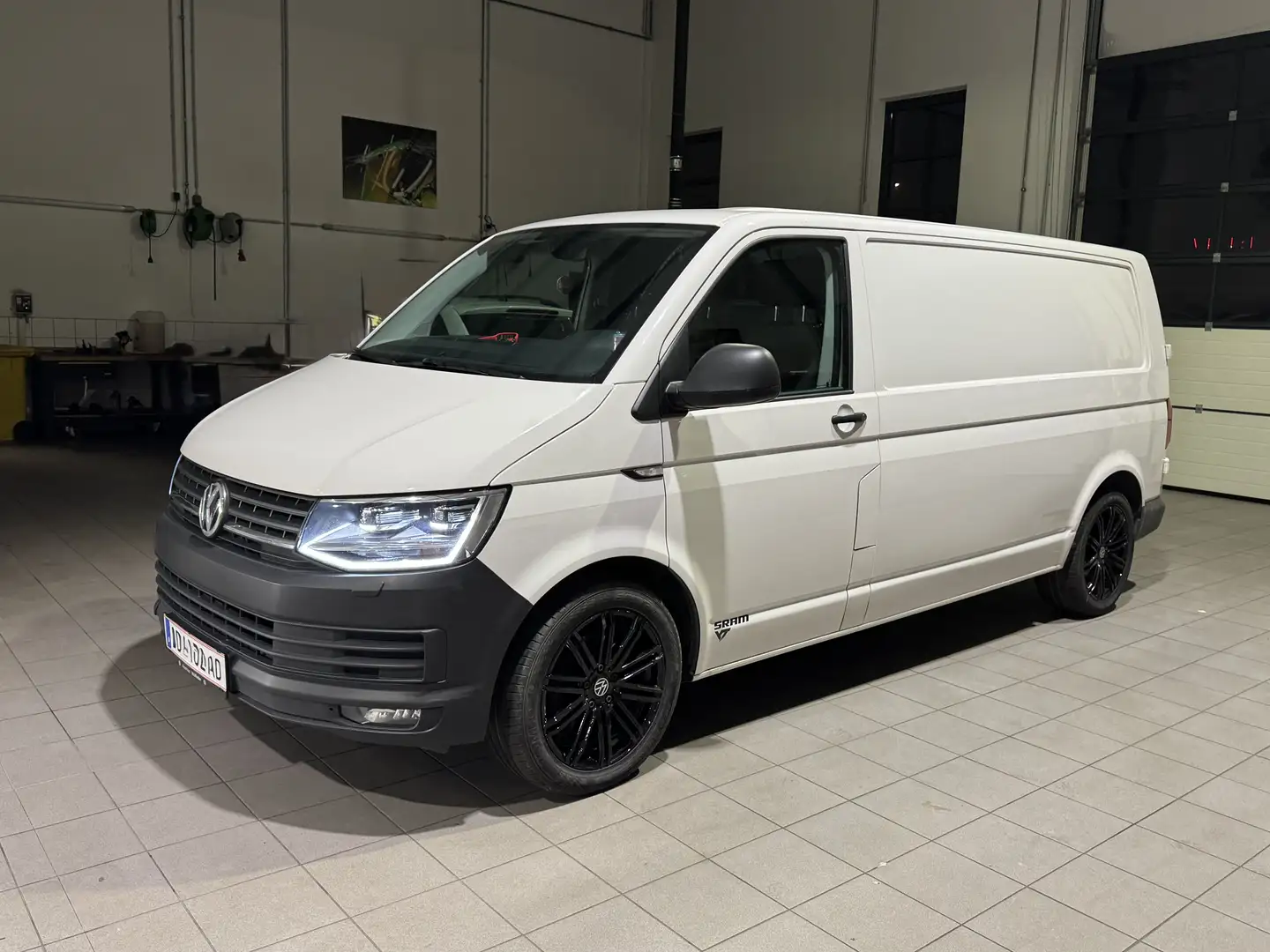 Volkswagen T6 Transporter Kastenwagen LR 2,0 TDI BMT - 1