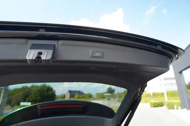 Audi Q3 view 12