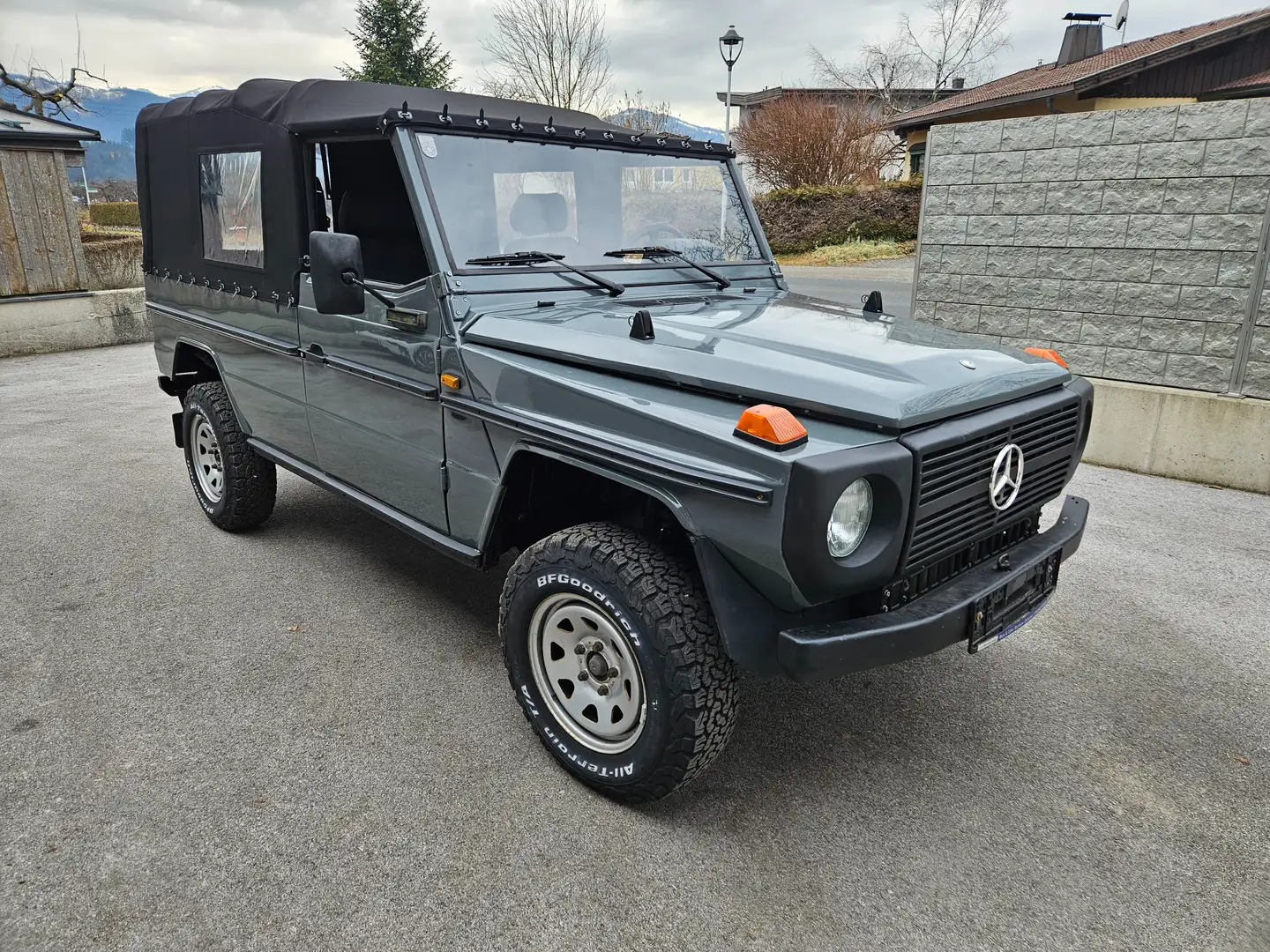 Mercedes-Benz G 250 Grau - 1