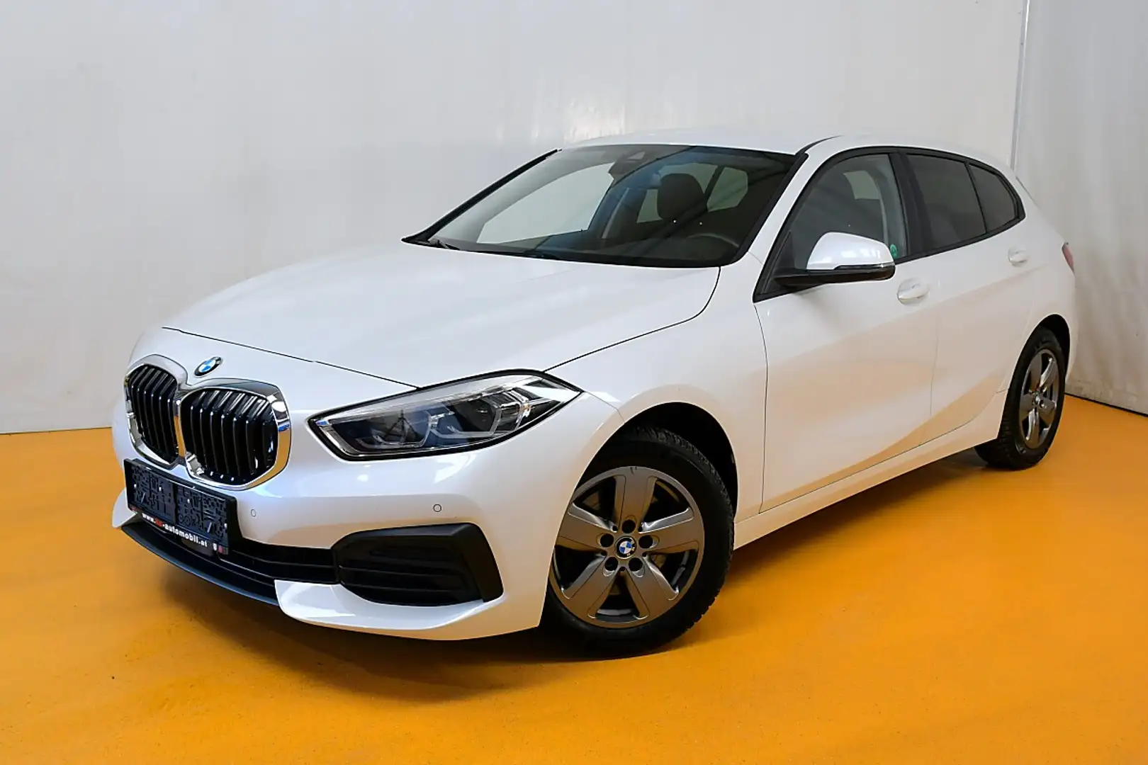 BMW 118 d Aut. Weiß - 1
