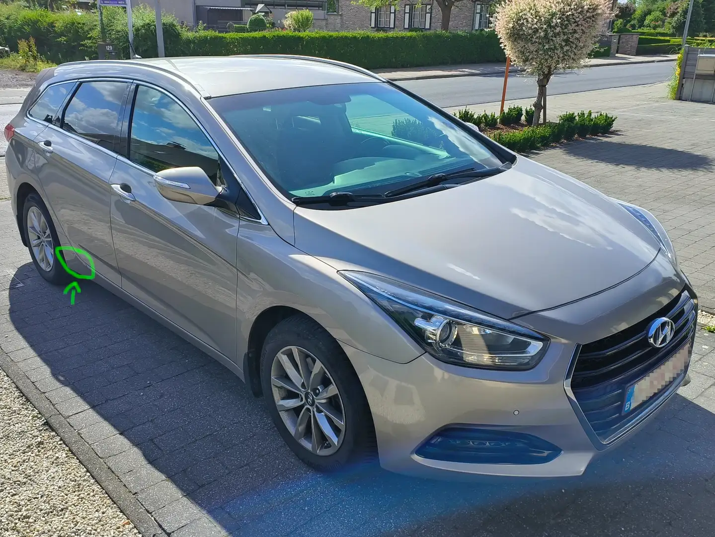 Hyundai i40 i40 Kombi 1.6 Trend Gris - 2