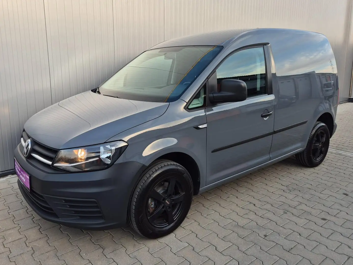 Volkswagen Caddy 2,0 TDI Grau - 1