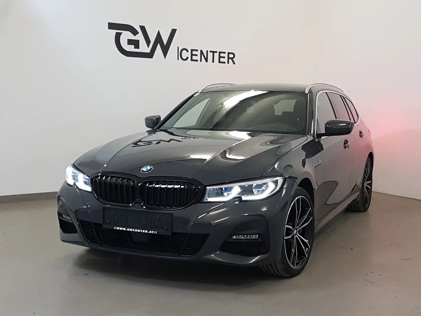 BMW 330 e xDrive M Sport AHK ACC Laserlicht Harman HUD Grau - 1