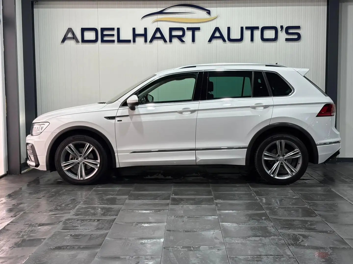 Volkswagen Tiguan 1.5 TSI ACT R Line Highline / Navigatie full map / Wit - 2