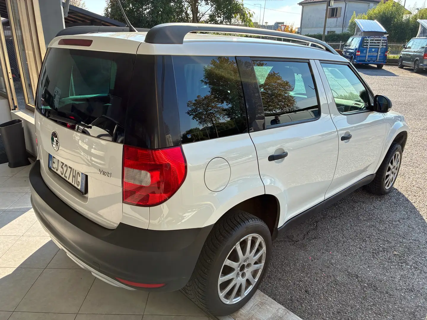 Skoda Yeti Yeti 2.0 TDI 110 cv Ambition 4x4 Bianco - 2