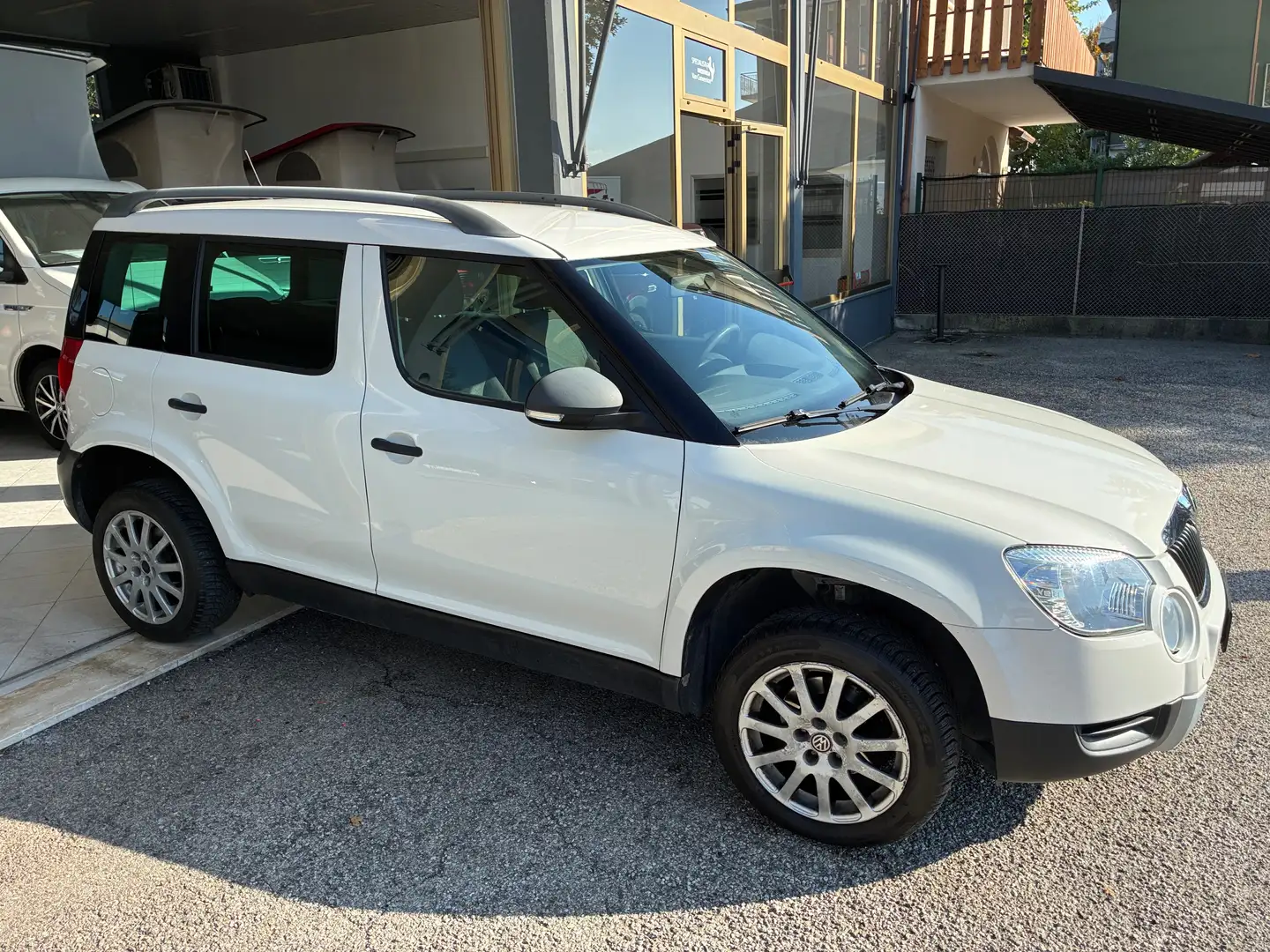 Skoda Yeti Yeti 2.0 TDI 110 cv Ambition 4x4 Bianco - 1