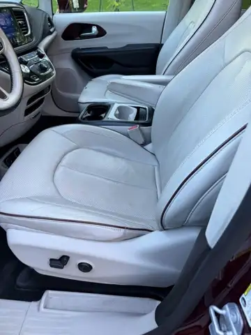 Chrysler Pacifica 2017 — photo 7