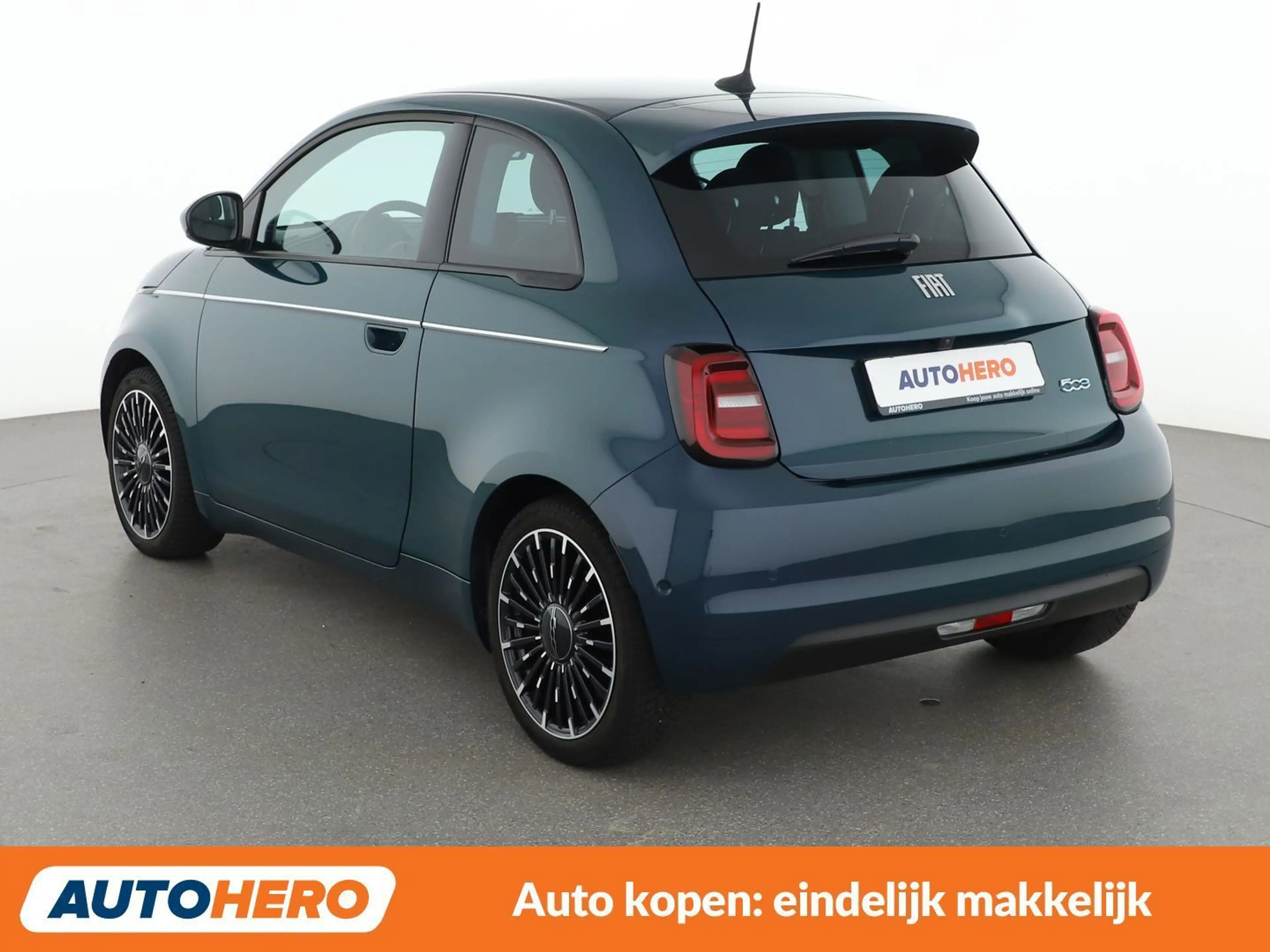 Fiat 500e electric drive 87 kW 3+1 Icon — photo 4