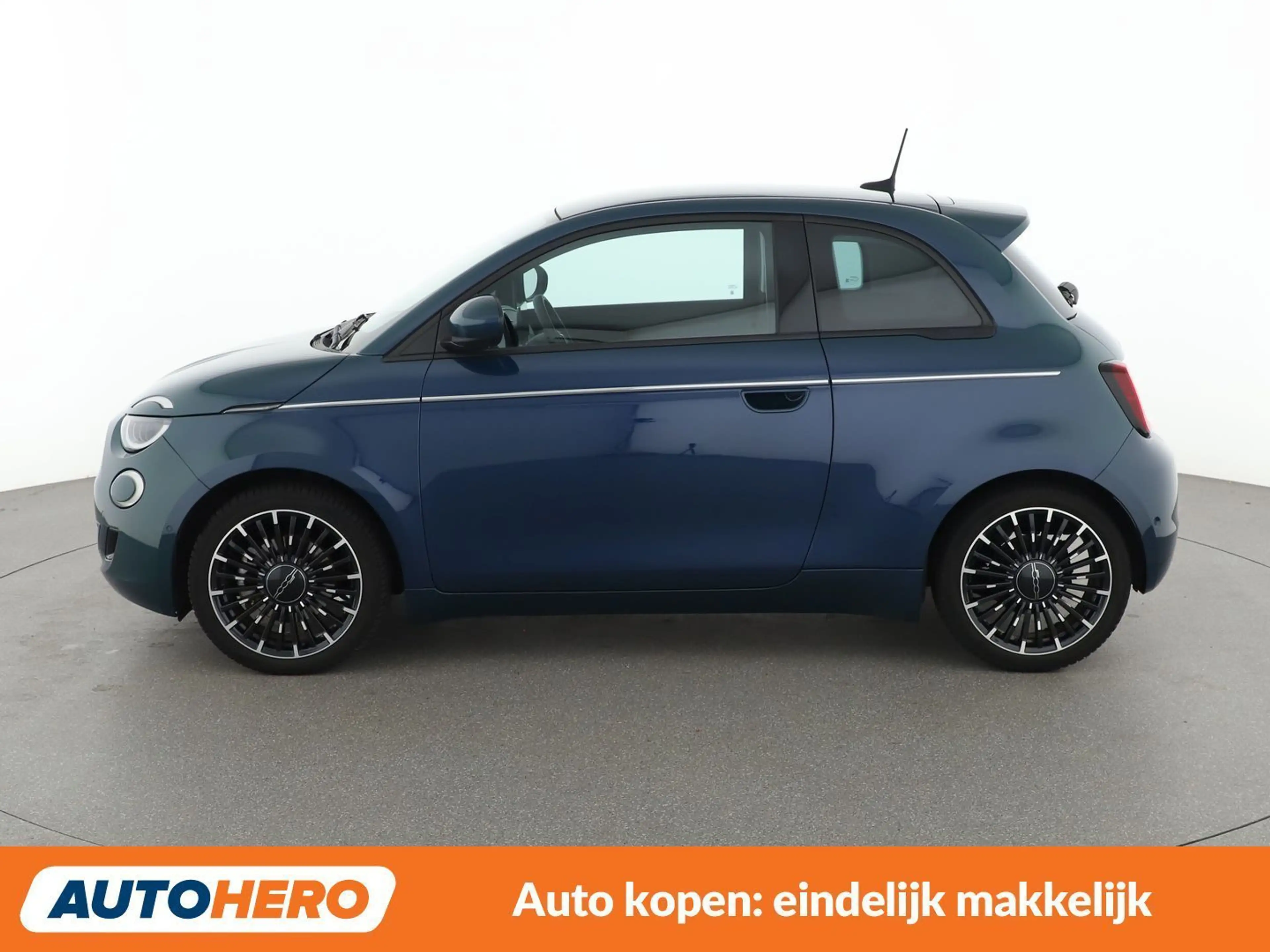 Fiat 500e electric drive 87 kW 3+1 Icon — photo 3