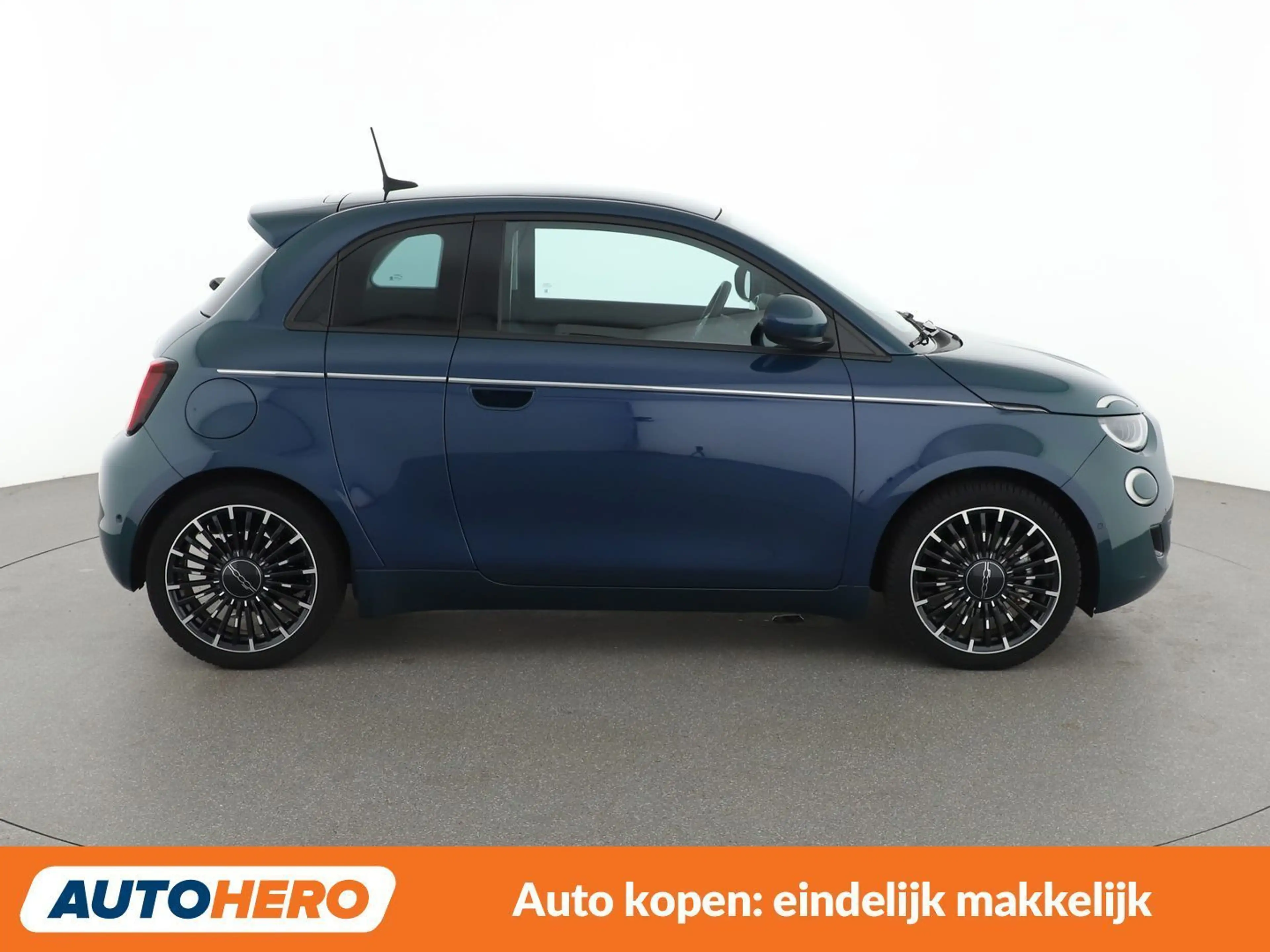 Fiat 500e electric drive 87 kW 3+1 Icon — photo 7