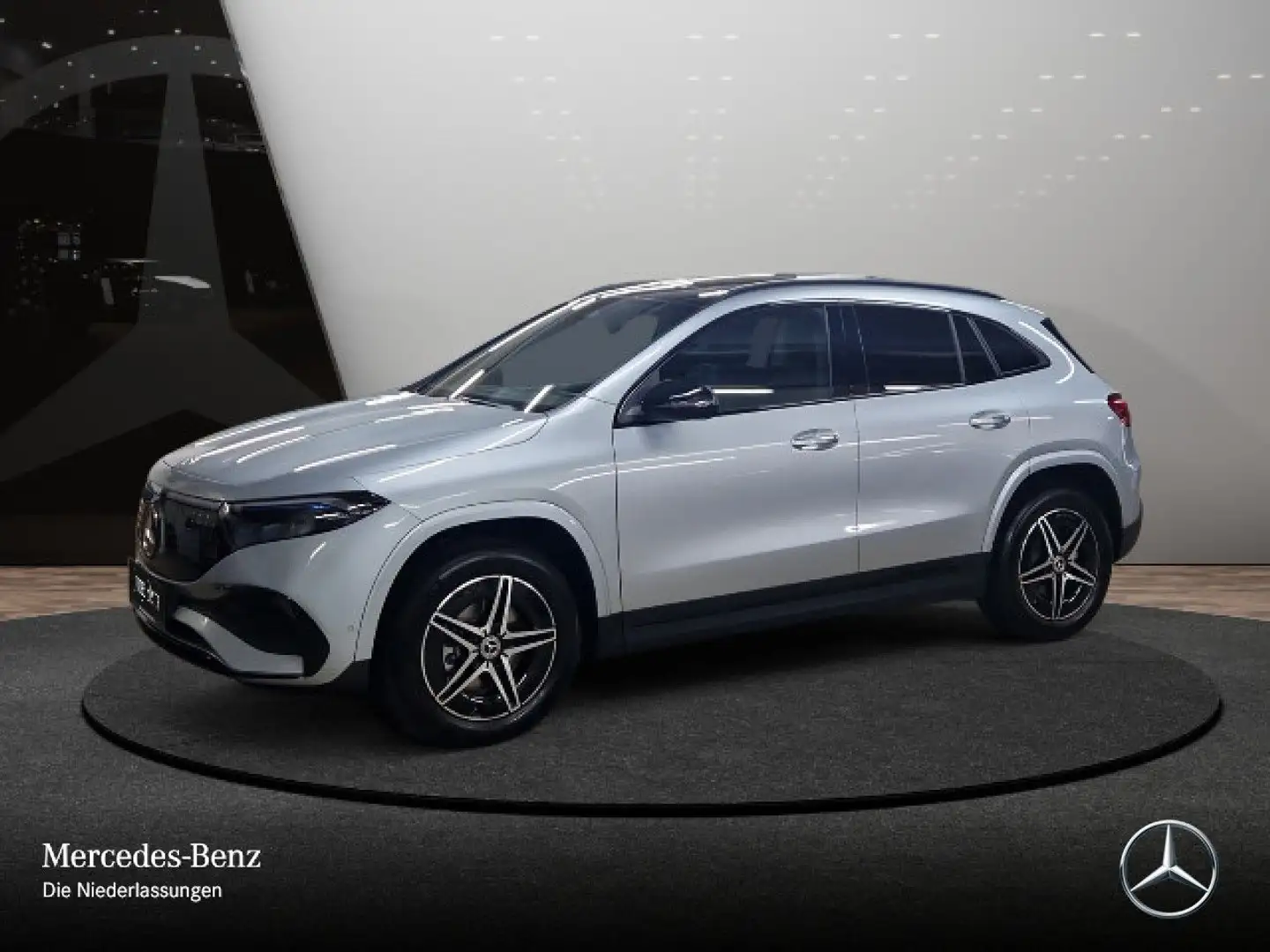 Mercedes-Benz EQA 250 AMG+NIGHT+PLUS-PAKET+AHK+PANO+KAMERA+SPUR Silber - 2