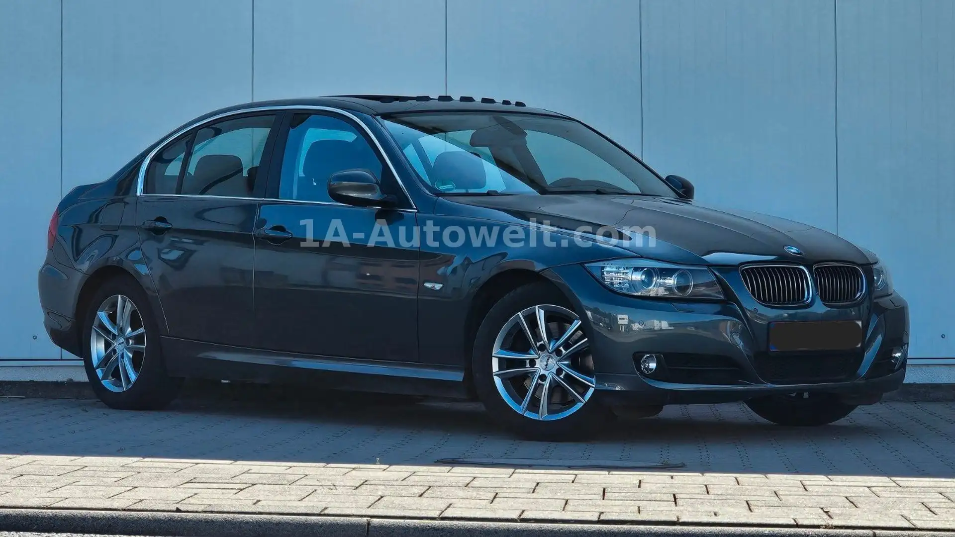 BMW 325 i Lim. Xenon Navi MFL Klima EGS Shzg PDC Grün - 1