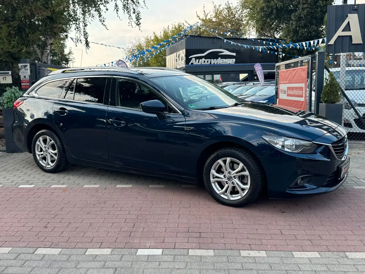 Mazda 6 2.2D Kombi Sports-Line Aut*PDC*Kamera*Navi*LED Blau - 1