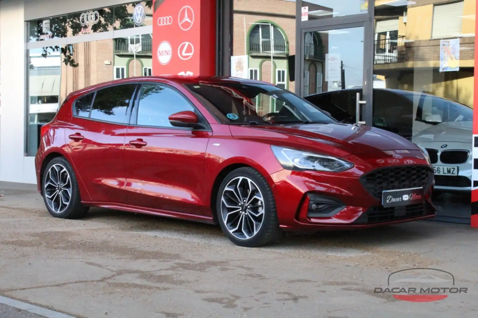 Ford Focus 1.5Ecoblue ST Line Aut. 120 Mauve - 1