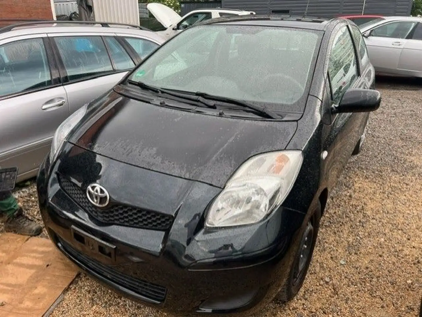 Toyota Yaris Cool*1.3 L Benzin*Klima* Schwarz - 1
