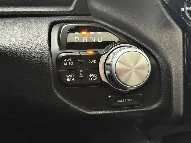 Dodge RAM Quad Cab Laramie Night LKW Ansicht 20