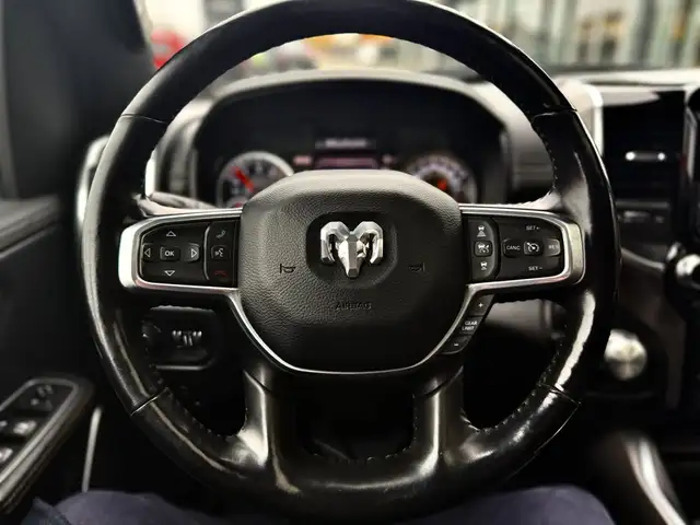 Dodge RAM Quad Cab Laramie Night LKW Ansicht 17