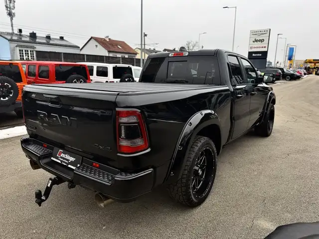 Dodge RAM Quad Cab Laramie Night LKW Ansicht 9