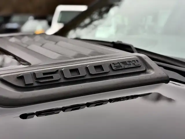 Dodge RAM Quad Cab Laramie Night LKW Ansicht 5