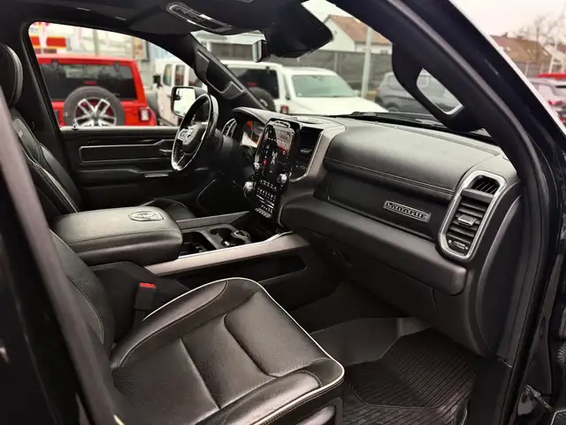 Dodge RAM Quad Cab Laramie Night LKW Ansicht 11