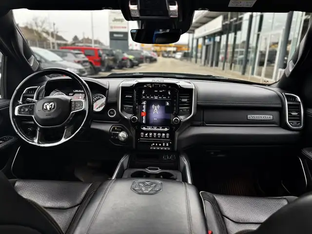 Dodge RAM Quad Cab Laramie Night LKW Ansicht 10