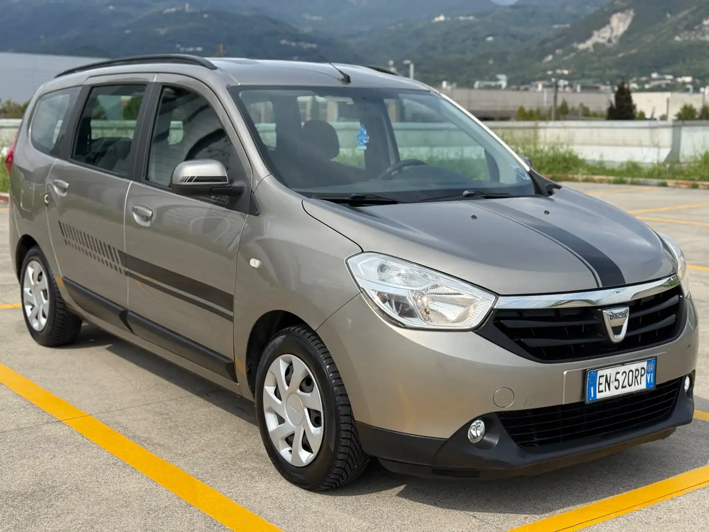 Dacia Lodgy 1.5 dCi 8V 90CV 5 posti Lauréate Grigio - 2