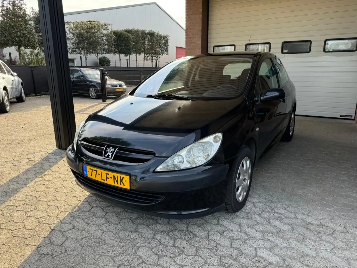 Peugeot 307 1.6 HB climate control  cruise APK nieuw Nero - 1
