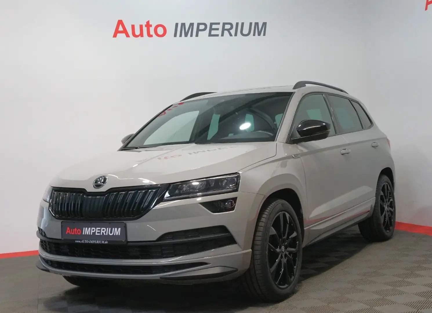 Skoda Karoq Sportline 4x4 2.0 TDI*ACC*PANO*AHK Šedá - 1