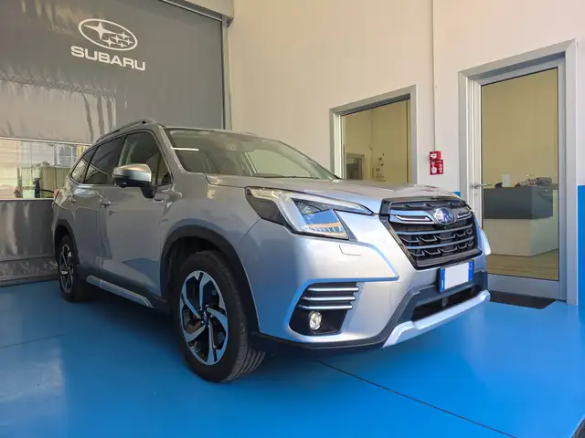 Subaru Forester Forester 2.0i e-boxer Premium lineartronic