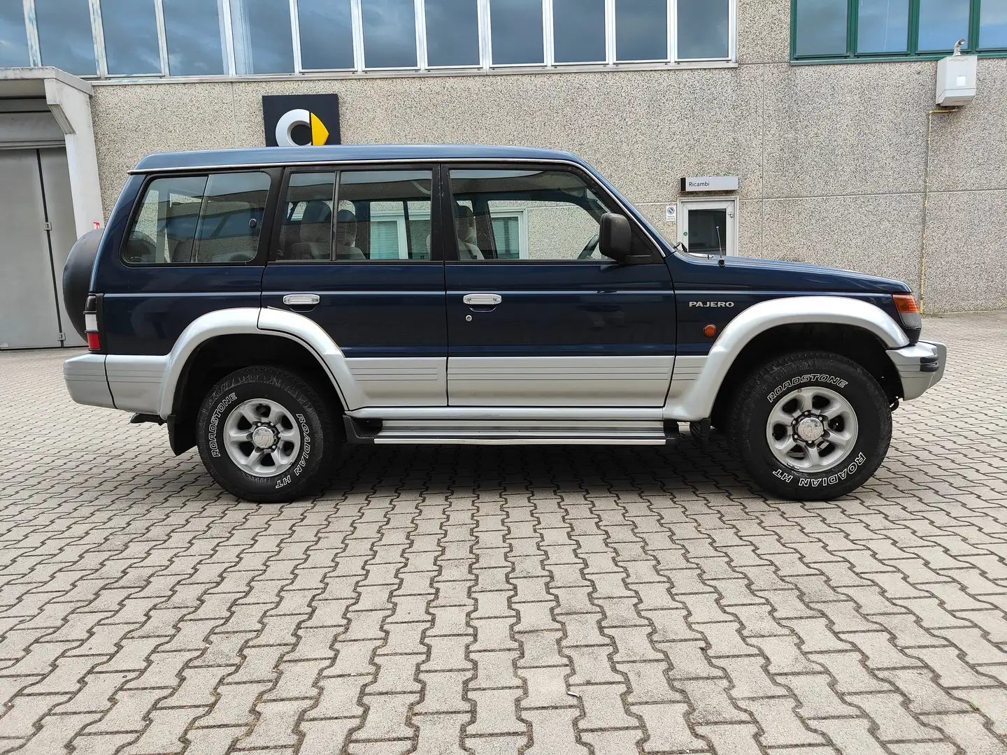 Mitsubishi Pajero Wagon 2.5 TDI GLS Executive Posti 7 Bleu - 2