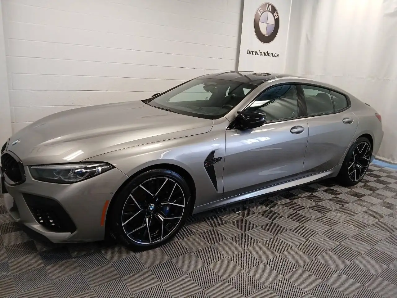 2021 BMW M8