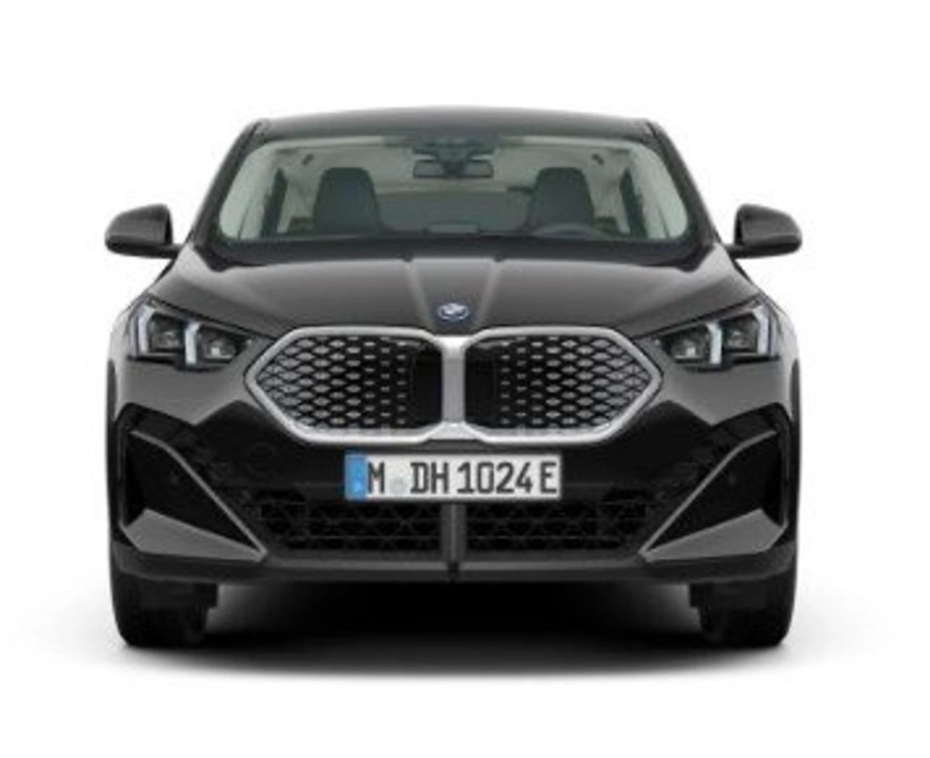BMW iX2 eDrive20 — photo 3